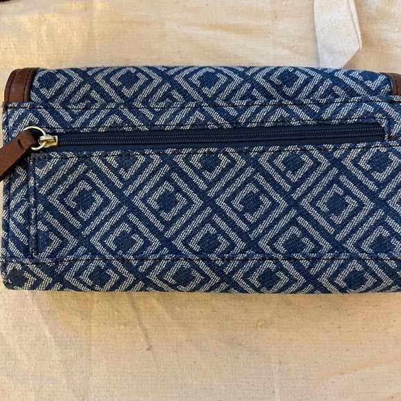 Liz Claiborne wallet - Picture 3 of 3